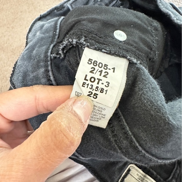 Free People Women's Black Skinny Jeans with Distressed Knee sz 25 - Picture 7 of 10